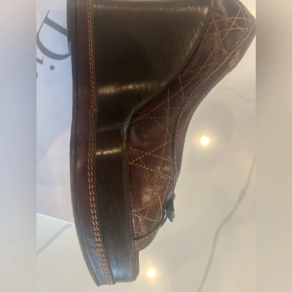 Christian Dior- Cannage Leather Peep Toe Wedge Pumps- size 39 (US Women’s 9) - Picture 8 of 14